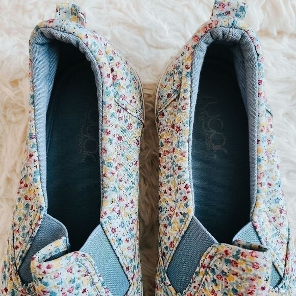 3/$20 SUGAR Low Top Floral Sneakers Size 9.5 - Picture 2 of 5